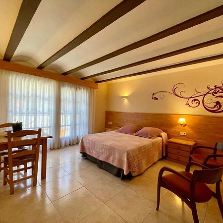 Aparthotel Les Corts Llivia Exterior foto