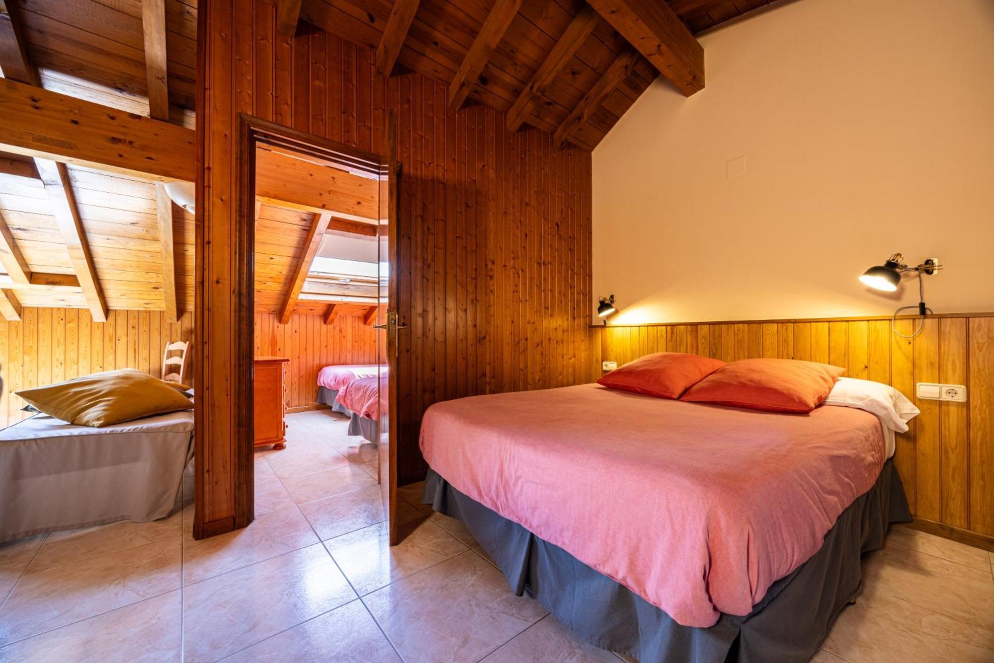 Aparthotel Les Corts Llivia Exterior foto