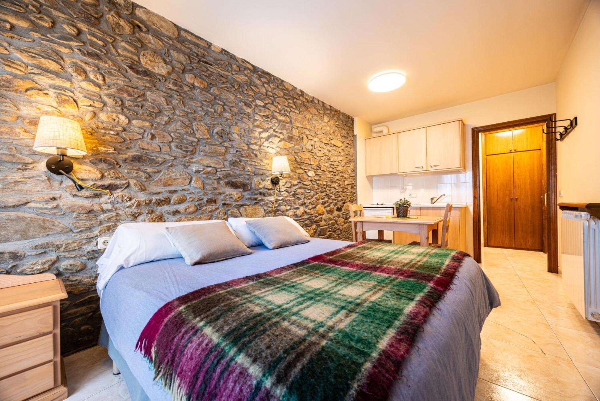 Aparthotel Les Corts Llivia Exterior foto